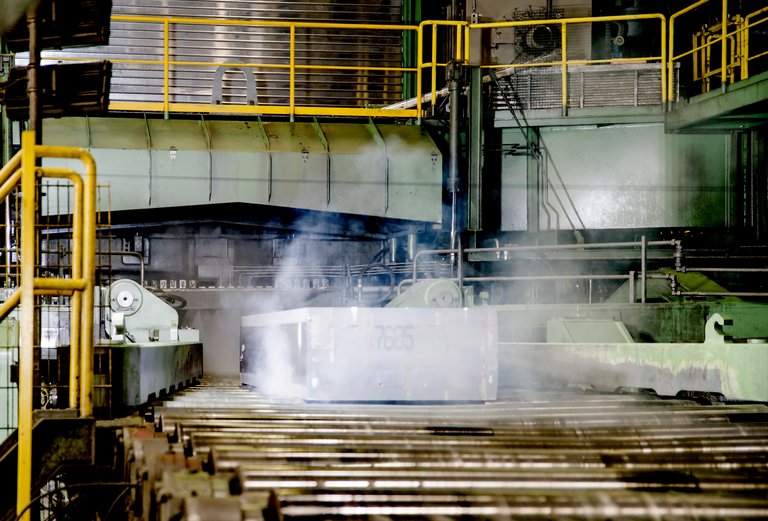 Barren auf dem Weg zum ersten Walzgang