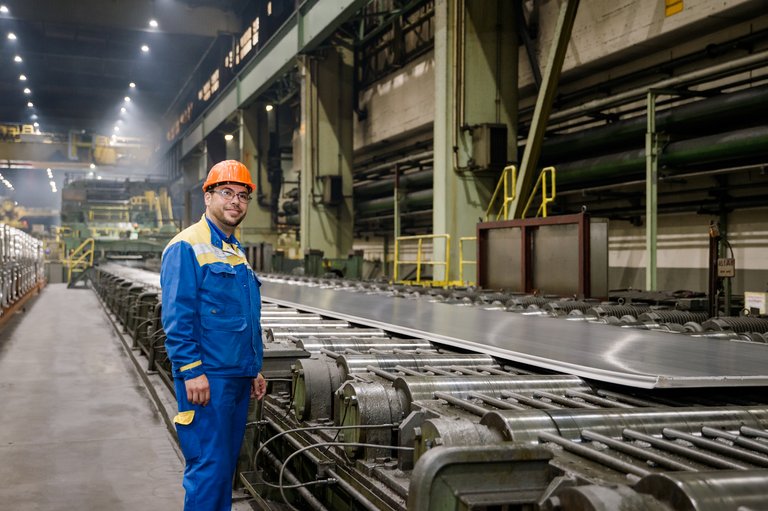 Warmwalzen in der Fertigstraße