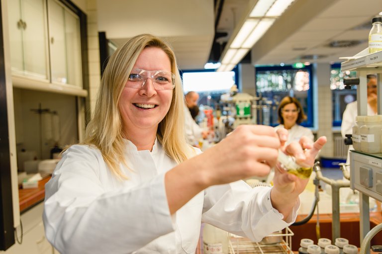 Im Labor werden unsere Betriebsmittel untersucht